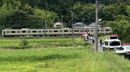 【千葉】山武市の踏切でJR総武本線の電車とトラックが衝突　3人が重軽傷